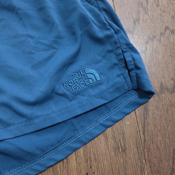 The North Face Aphrodite Motion Shorts Women's Size Medium 4" Inseam - Picture 2 of 8